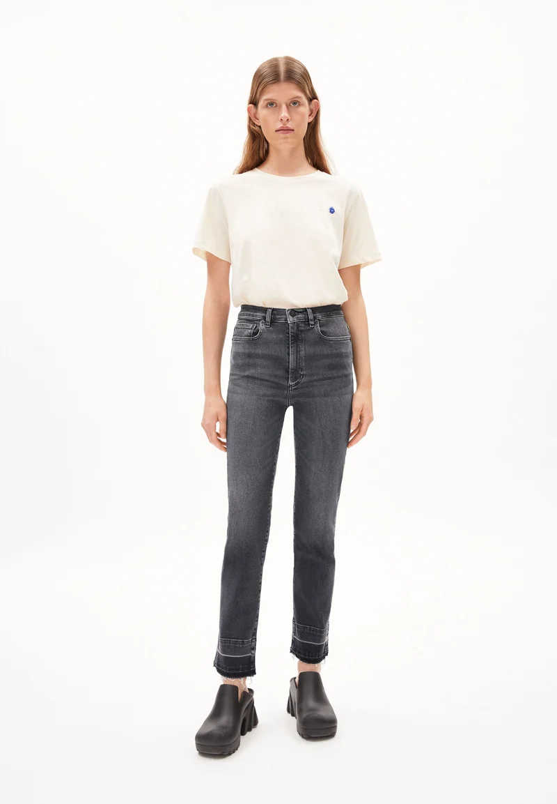 LEJAANI X DETAIL | licorice