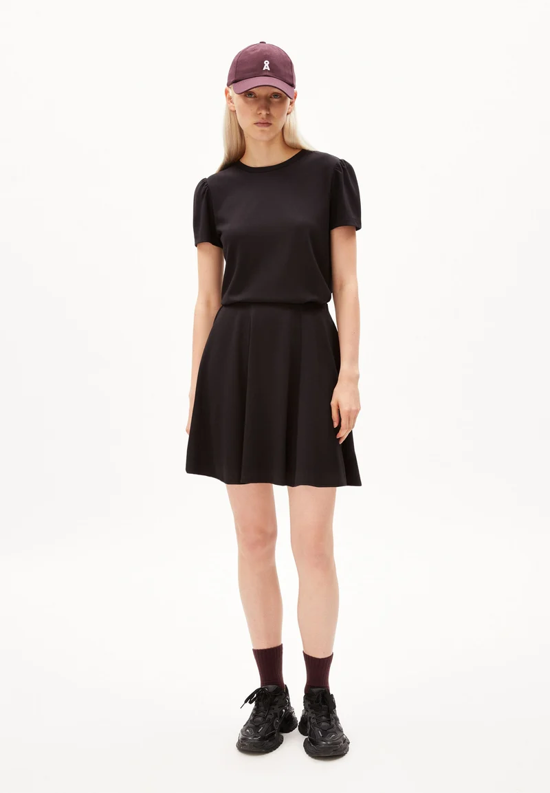 ZELDAA | black