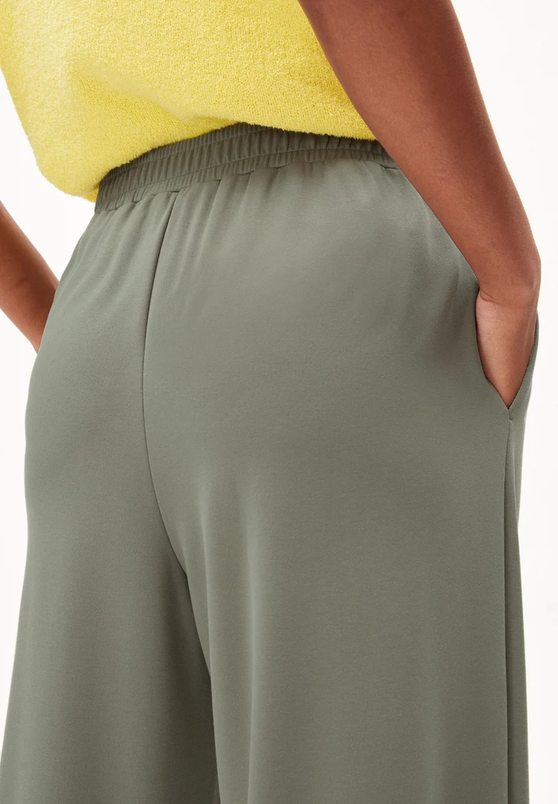 JUANAA PUNTO | grey green