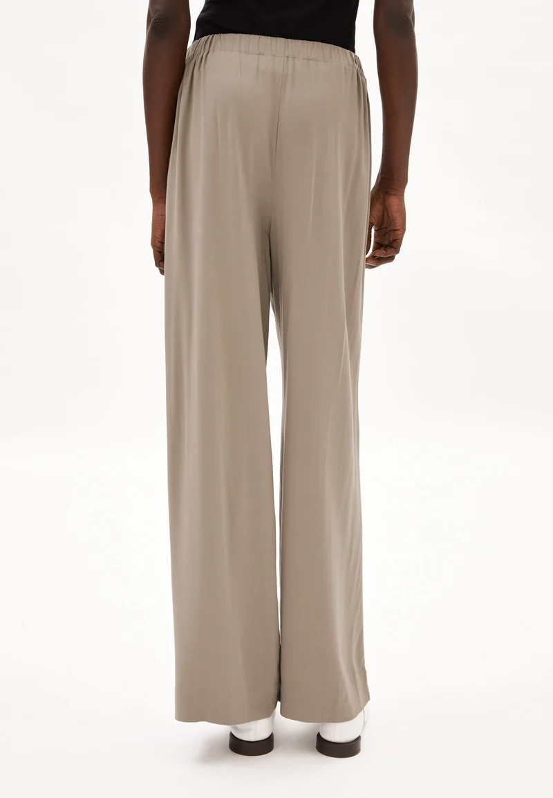 JONVAALIE HOSE | shiitake