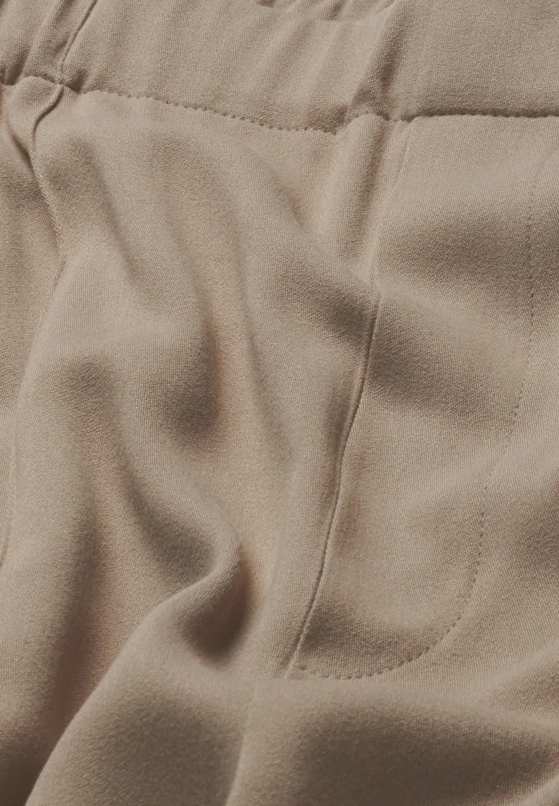 JONVAALIE HOSE | shiitake