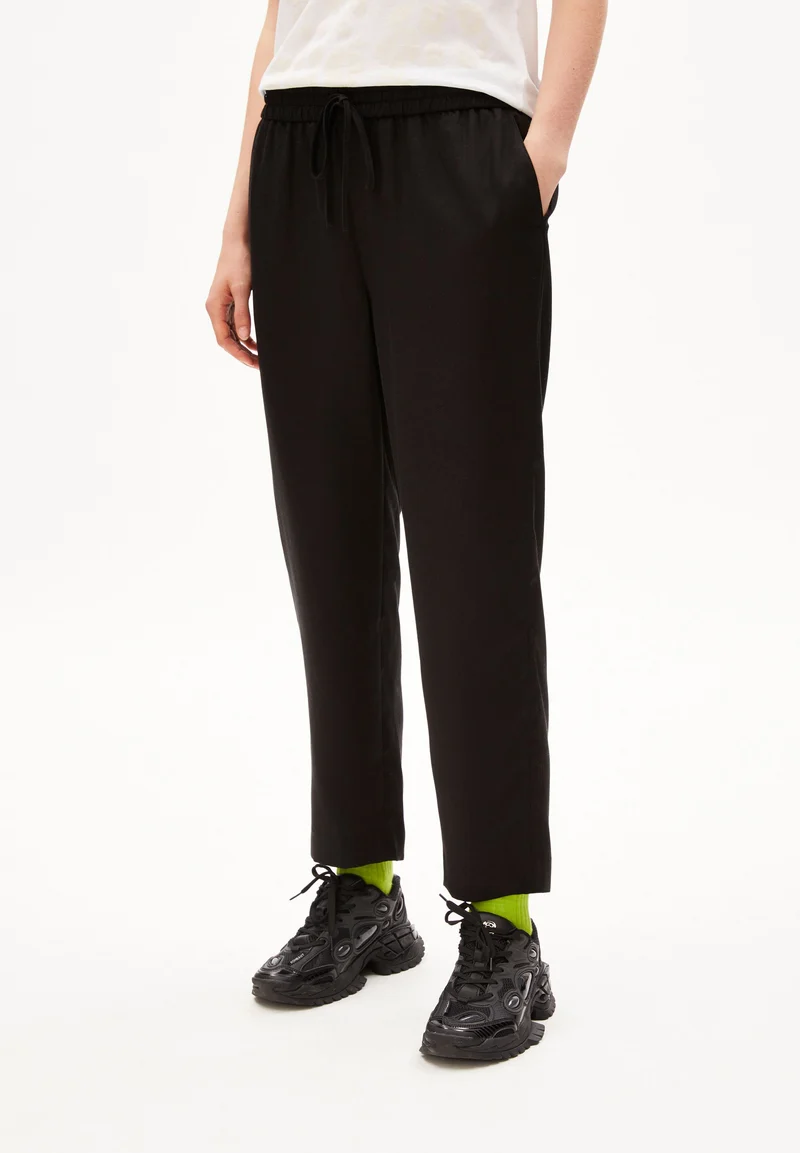 KAADIA TAPERED | black