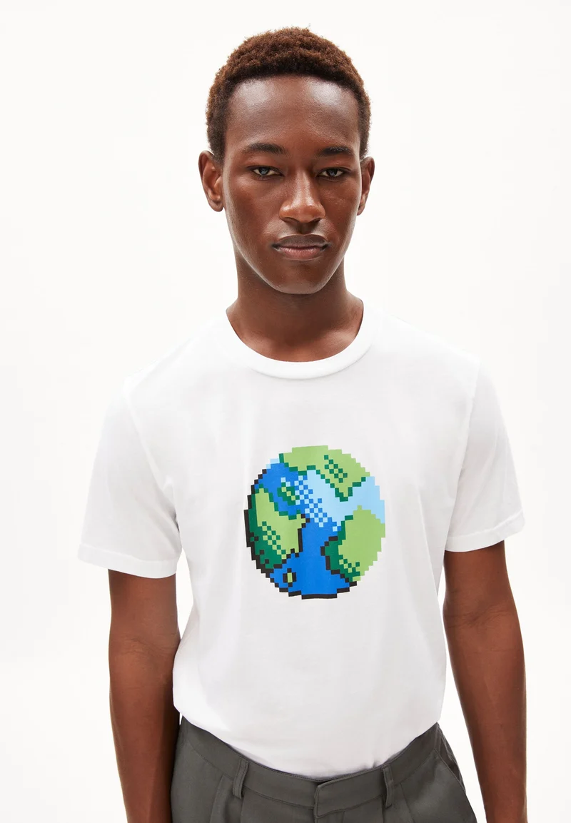 JAAMES PLAANET | white