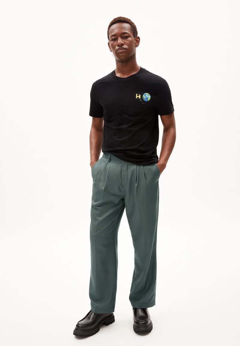 JAAMES SAAVE | black