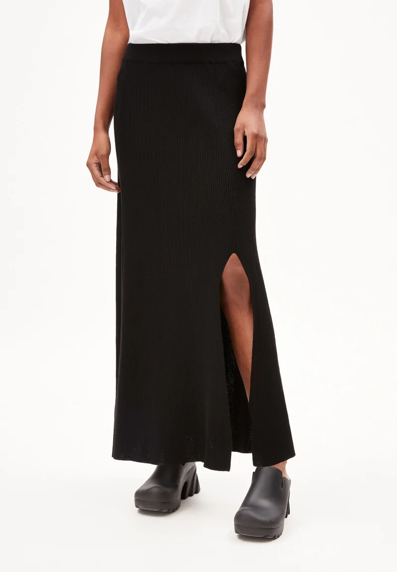 DAAMILAAS | black