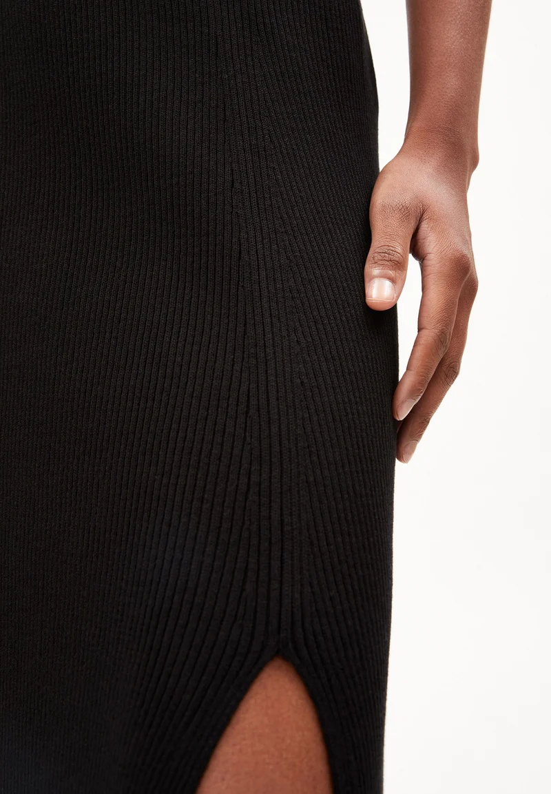 DAAMILAAS | black