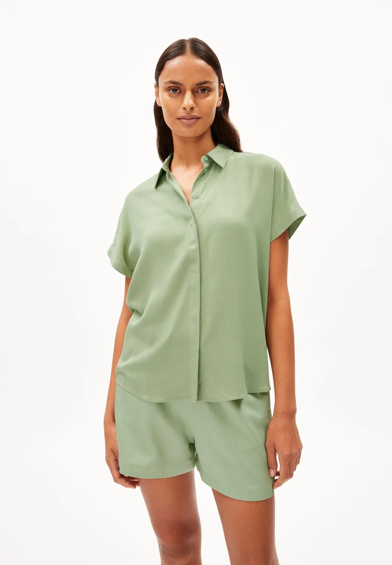 LARISAANA BLUSE | smith green