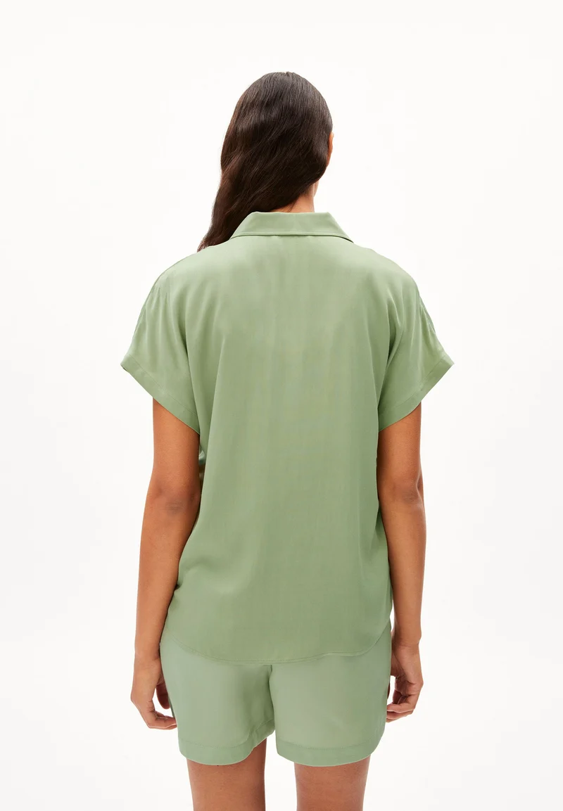 LARISAANA BLUSE | smith green