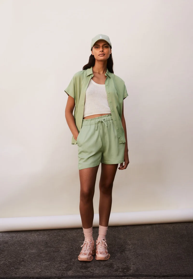 LARISAANA BLUSE | smith green