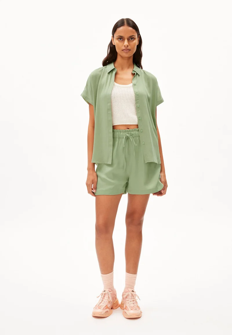 LARISAANA BLUSE | smith green