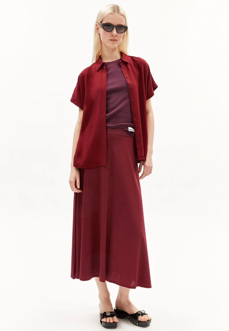 LARISAANA BLUSE | dark crimson