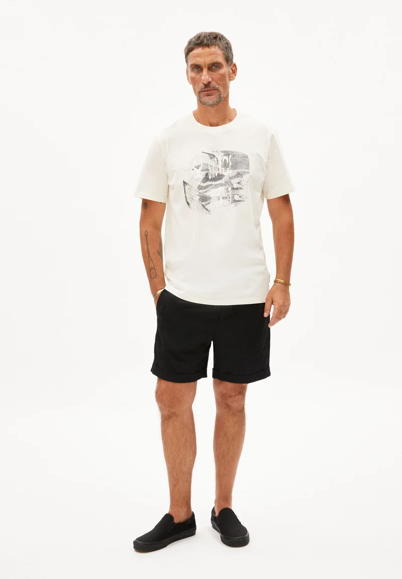 JAACQUE LINO | black