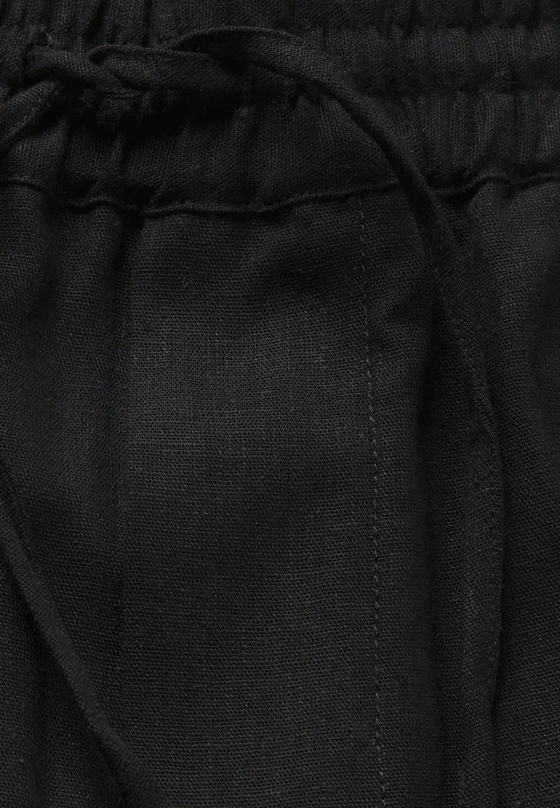 JAACQUE LINO | black