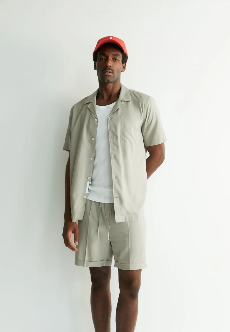 JAACQUE LINO | seagreen