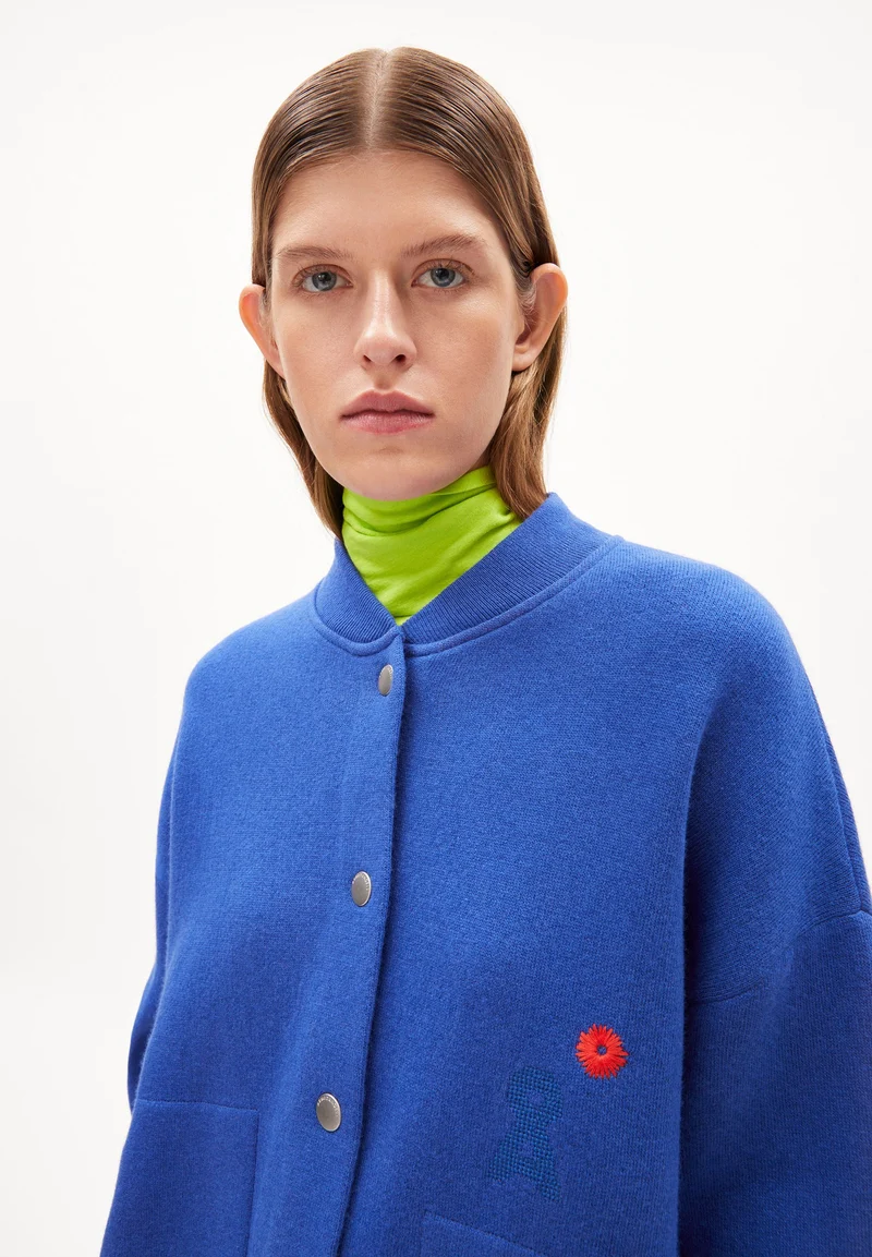 AALISON COLLEGE | dynamo blue-oatmilk