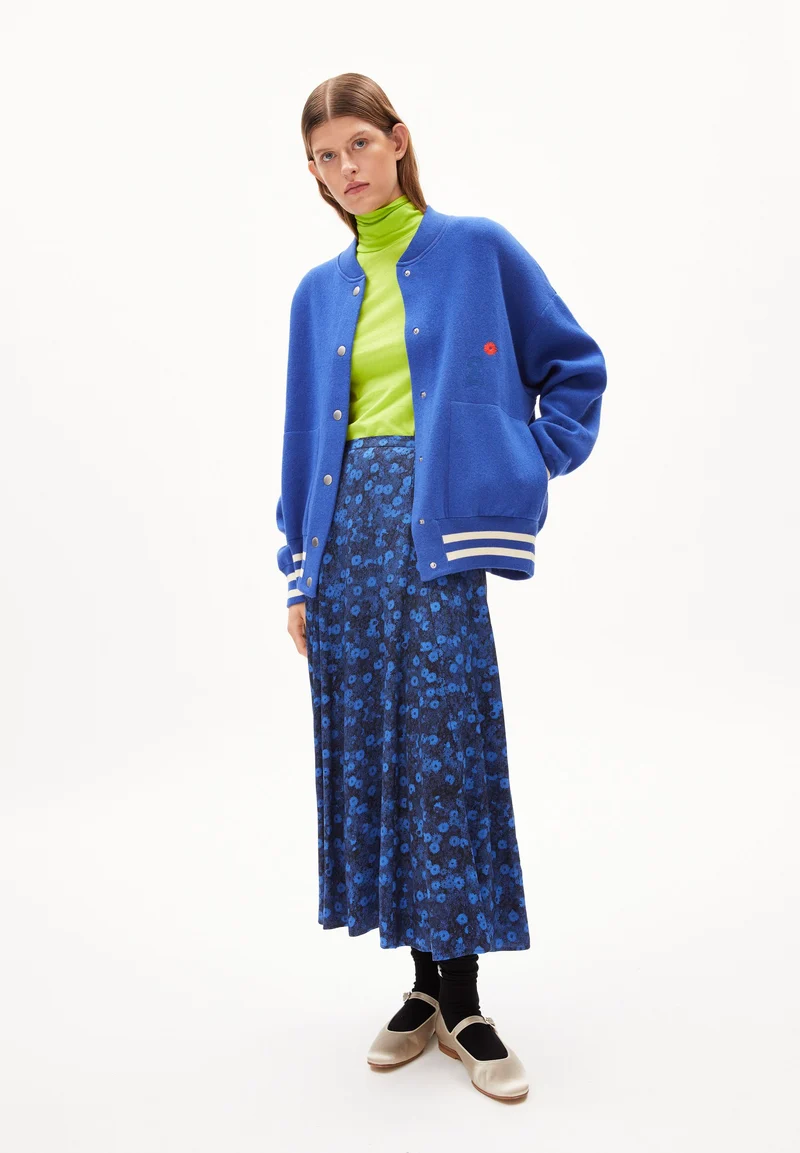 AALISON COLLEGE | dynamo blue-oatmilk
