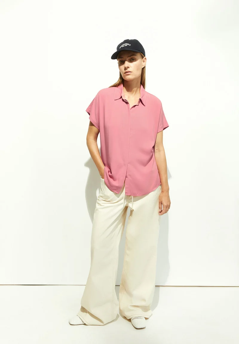 LARISAANA BLUSE | dark peony