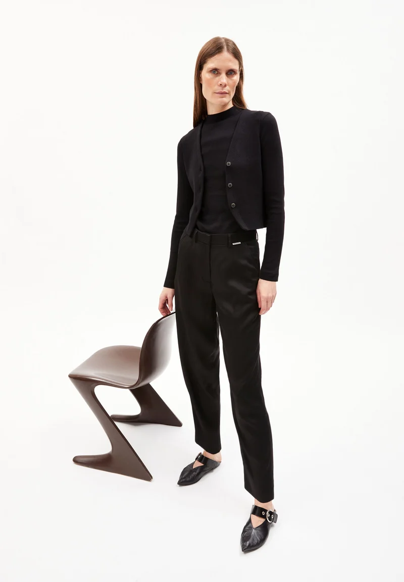 SANDRINAA TAPERED HOSE | black
