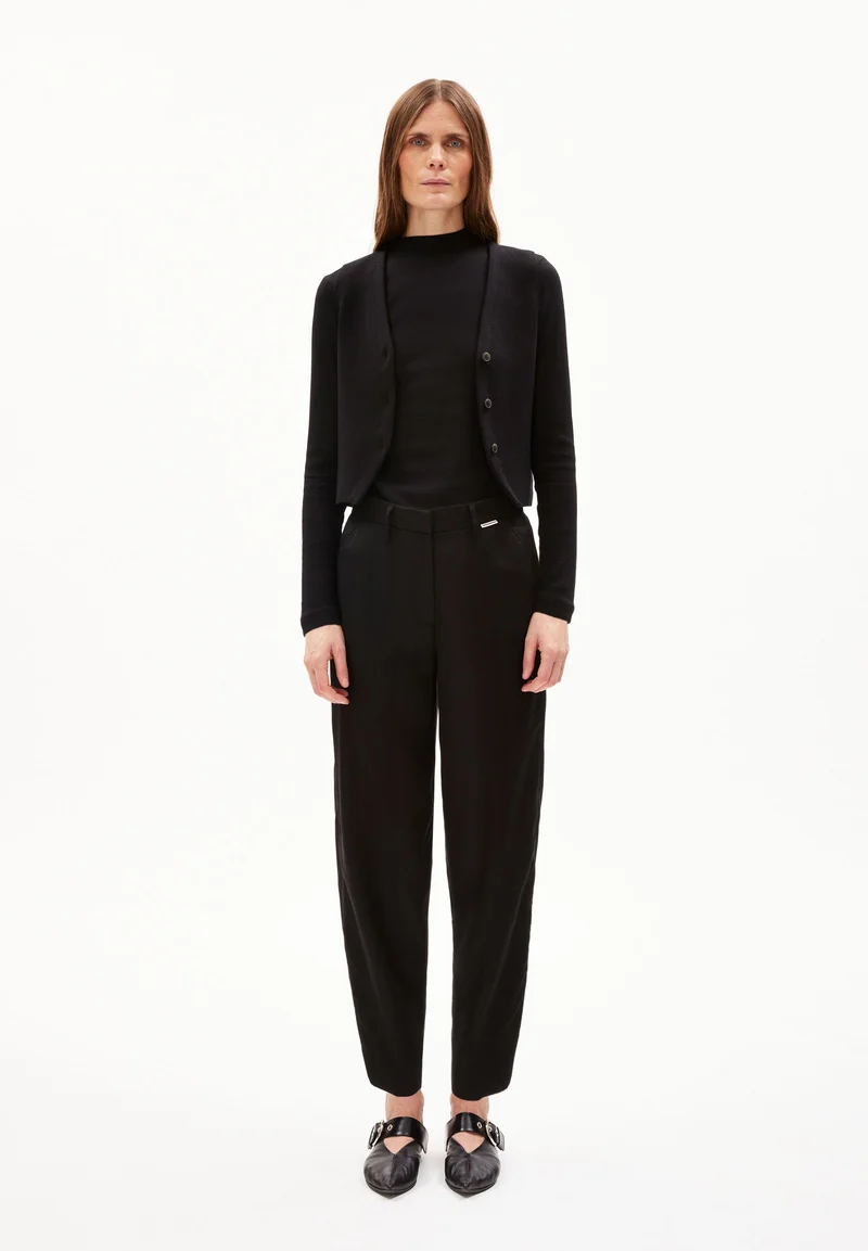 SANDRINAA TAPERED HOSE | black
