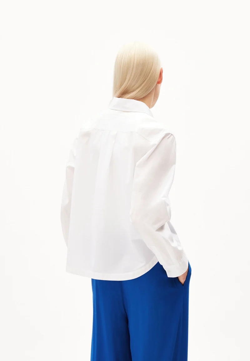 ILMAANI | white