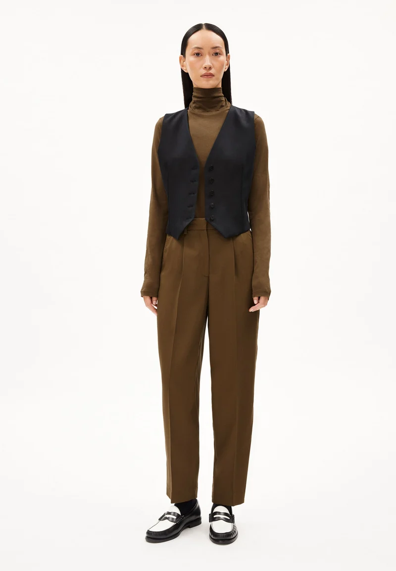 SANDRINAA TAPERED HOSE | dried moss