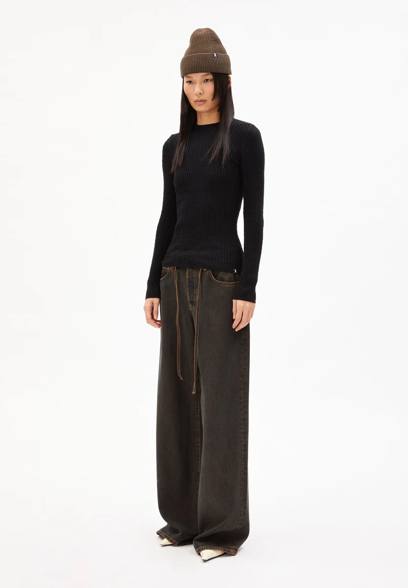 LELIAAS | black