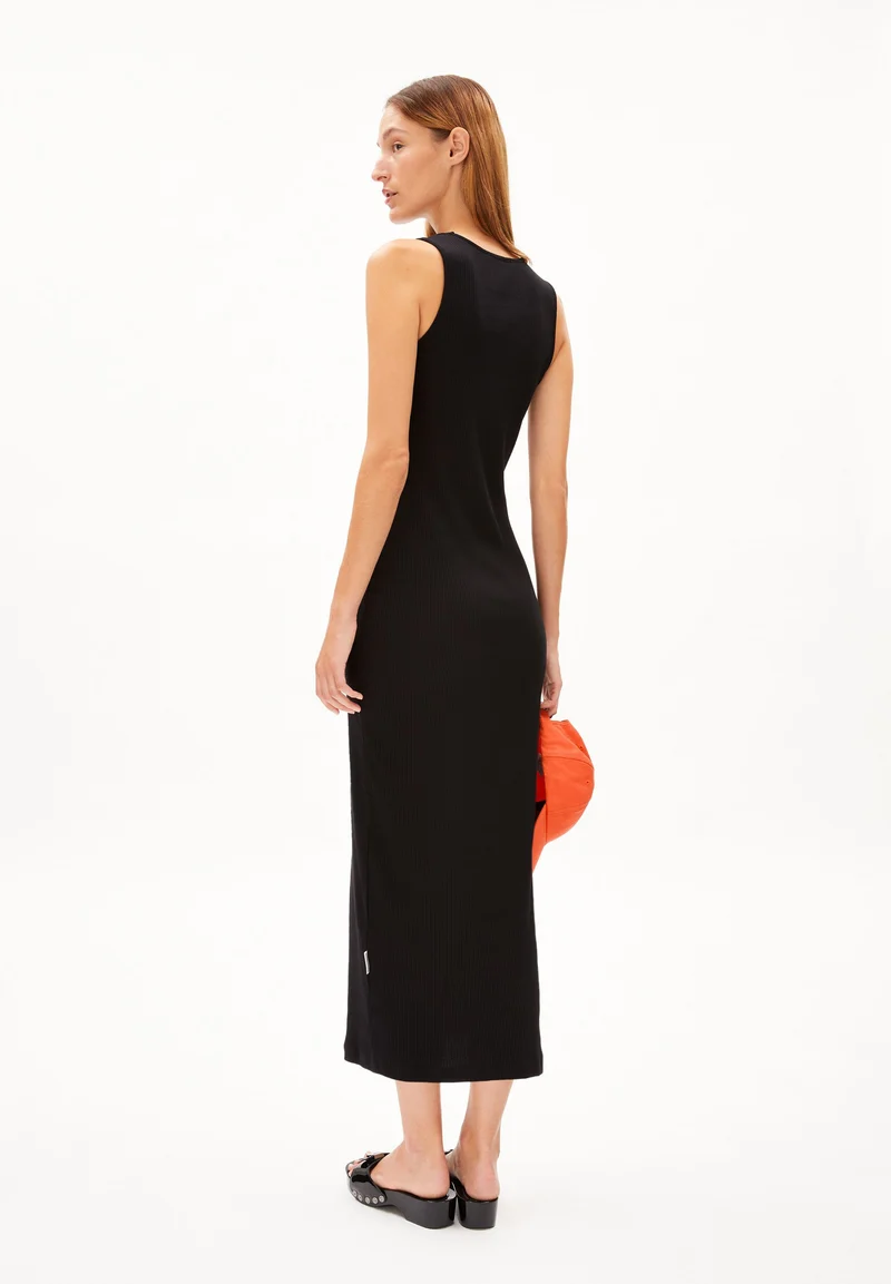 ESILAA | black