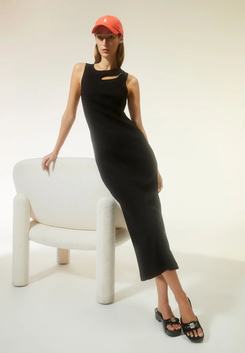 ESILAA | black