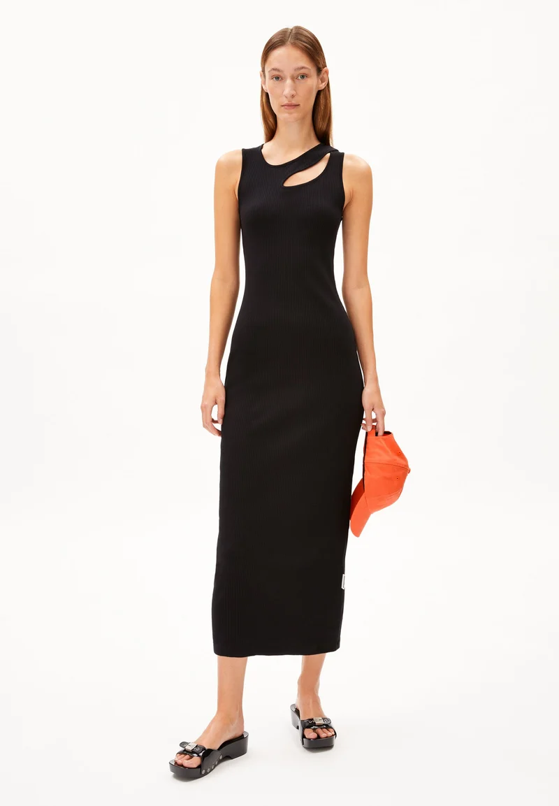 ESILAA | black