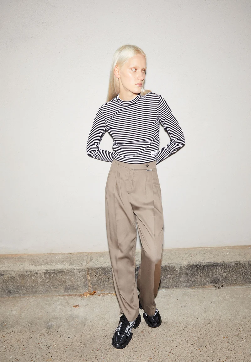 SALMARAA STRIPES | black-white