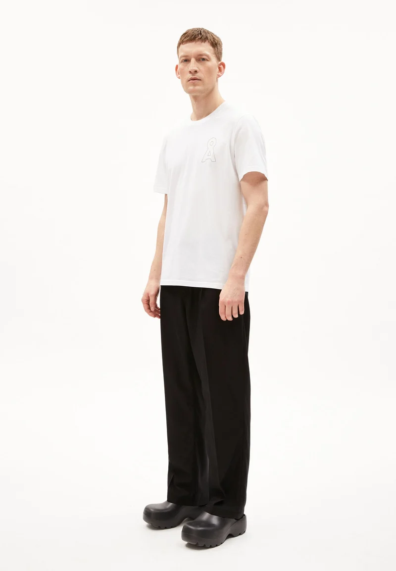 AADONI COLLEGE EMBRO | white
