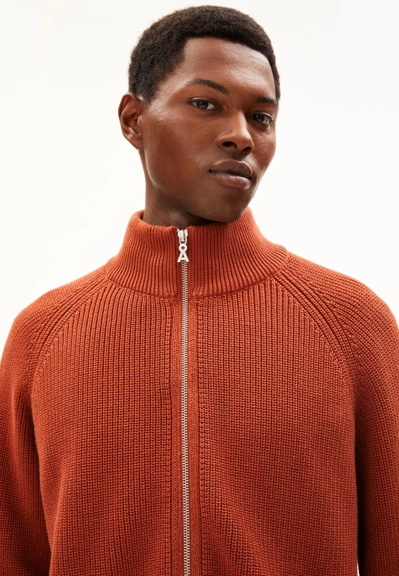 AARTYOM | dark amber