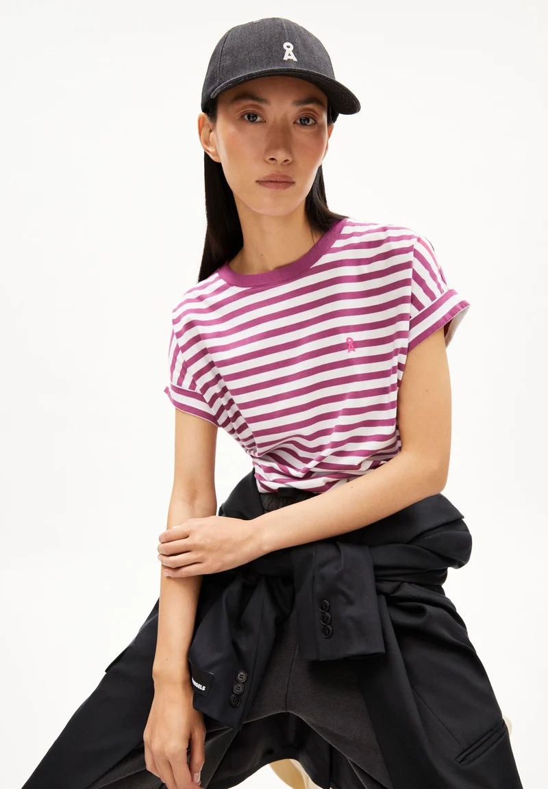 IDAARA GESTREIFTES T-SHIRT | white-crushed berry