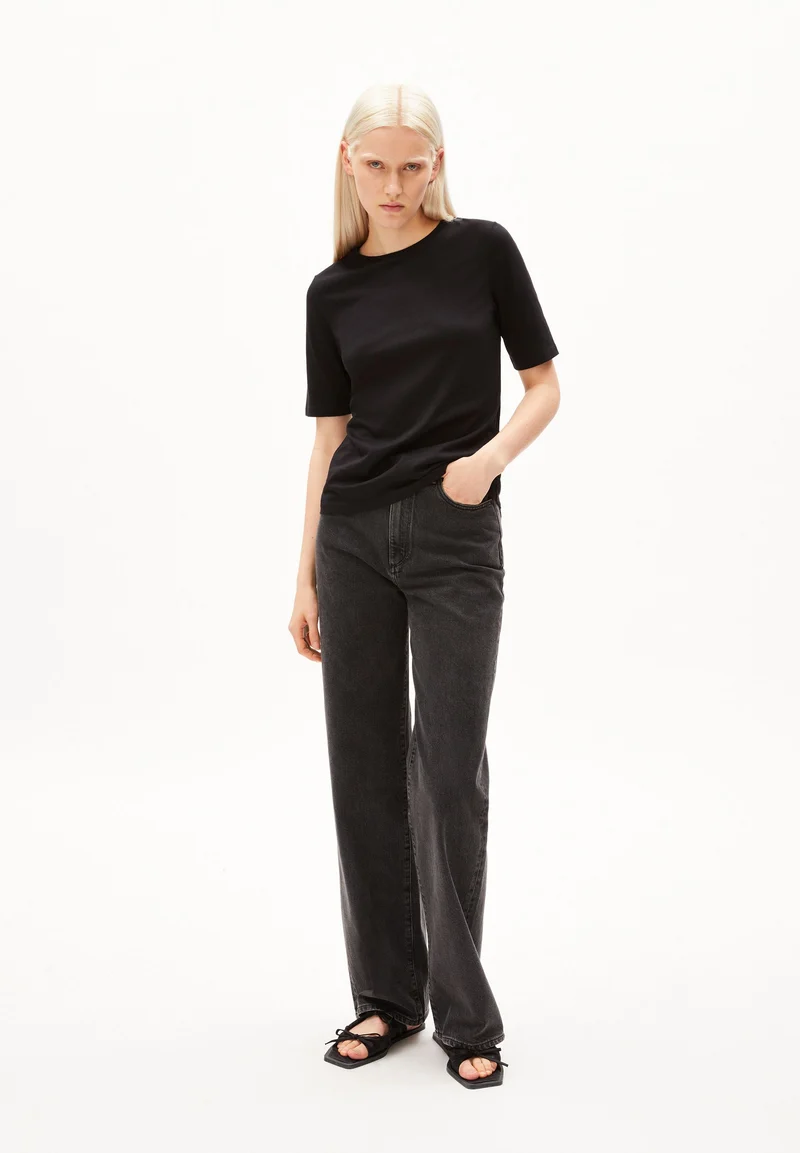 DONAAJI FEAATHER LIGHT | black