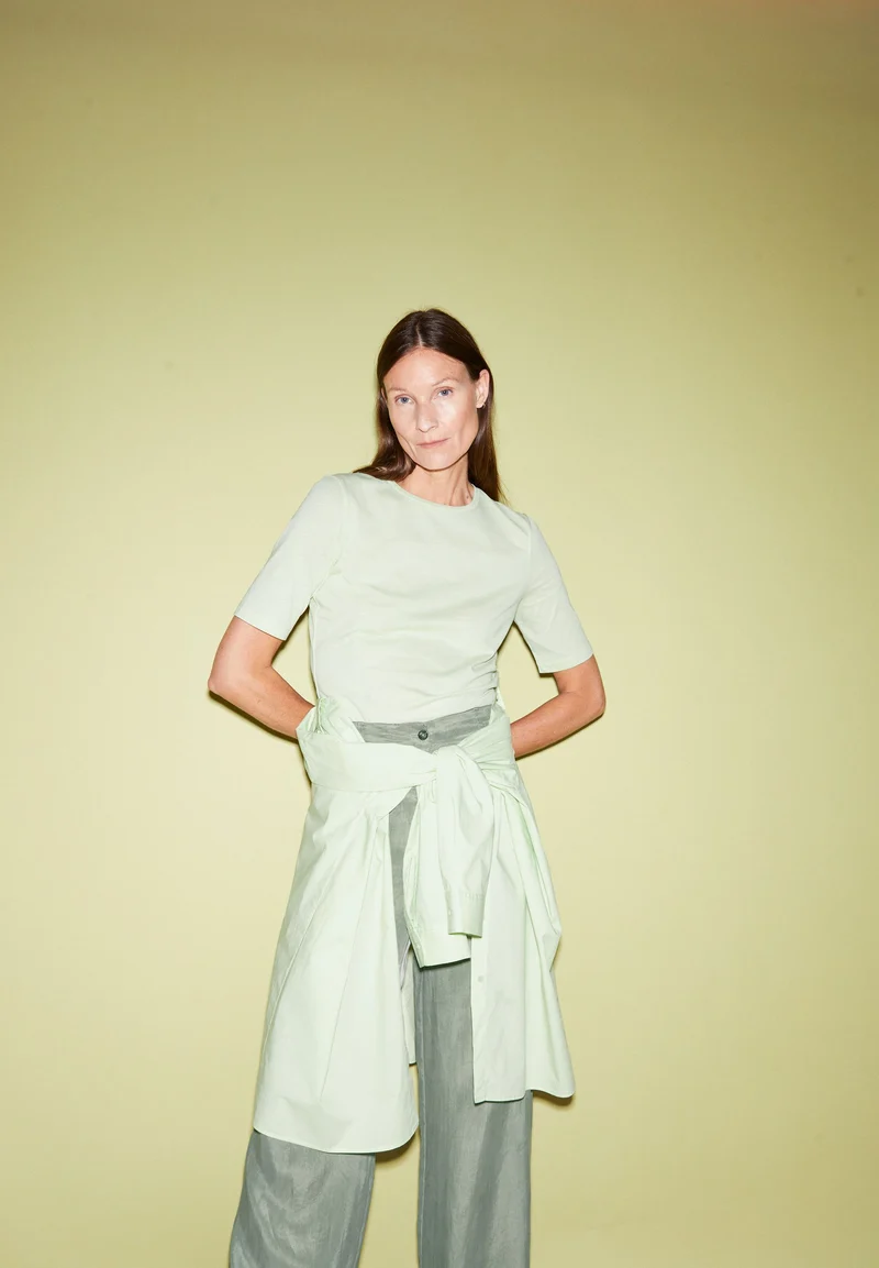 DONAAJI FEAATHER LIGHT | pastel green