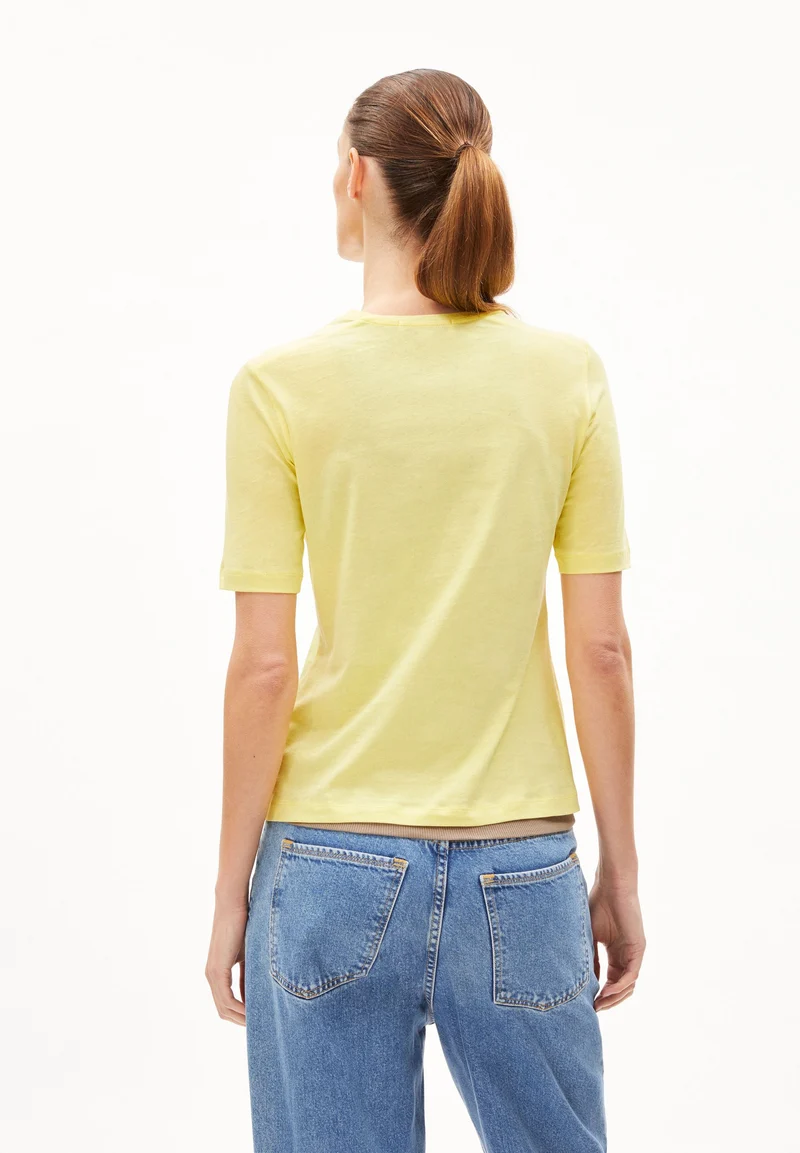 DONAAJI FEAATHER LIGHT | armedangels yellow light