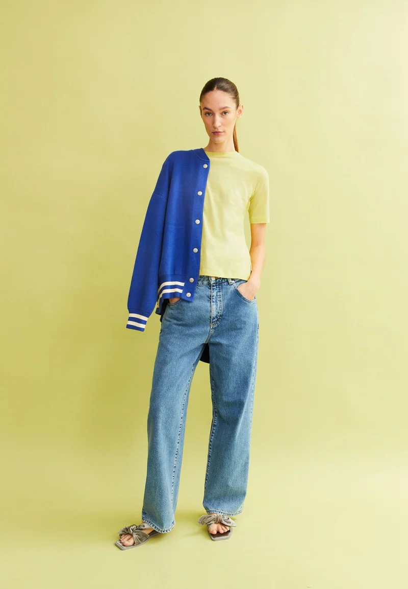 DONAAJI FEAATHER LIGHT | armedangels yellow light