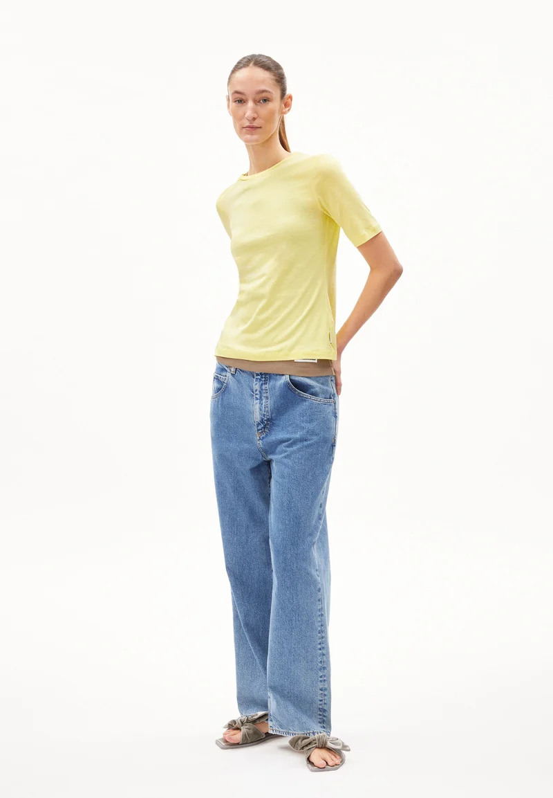 DONAAJI FEAATHER LIGHT | armedangels yellow light
