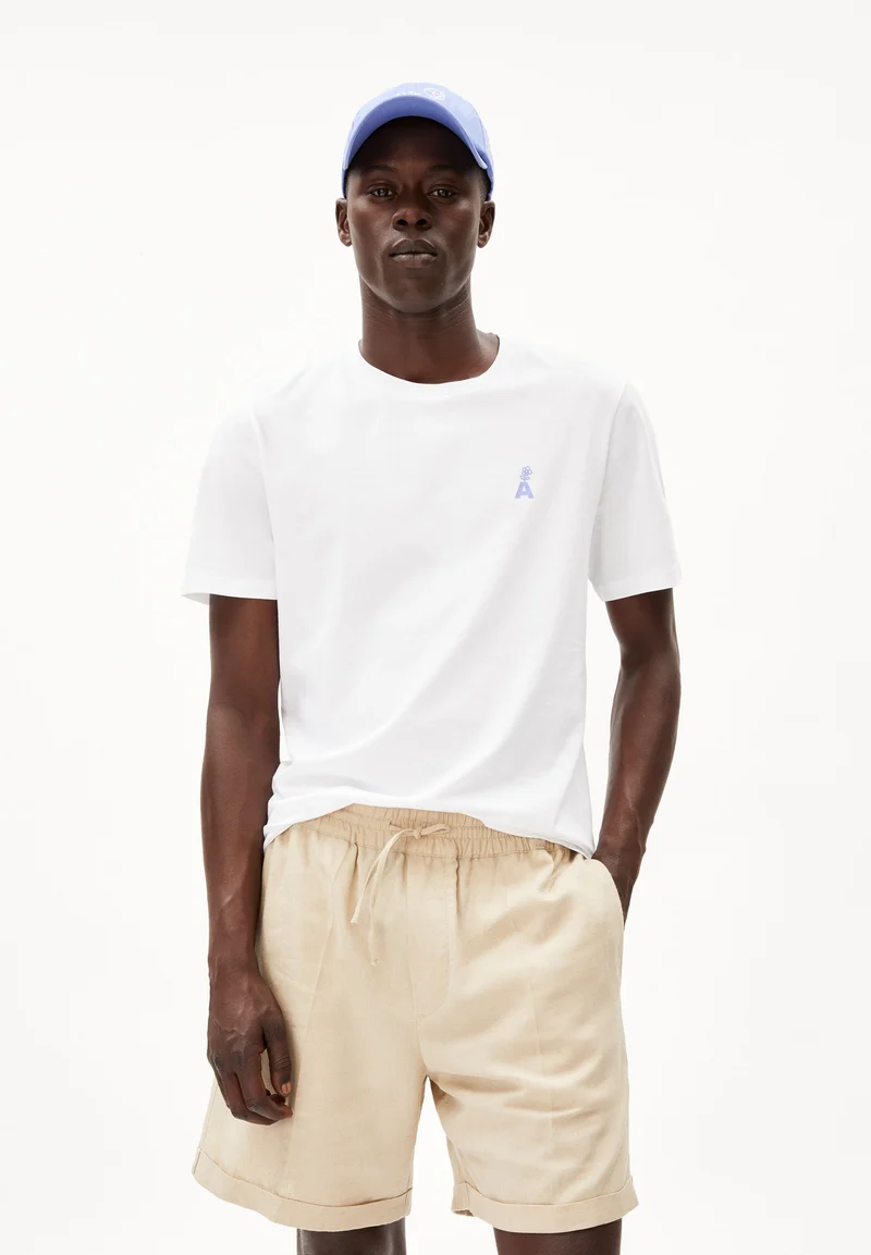 JAAMES FLOWAA | white