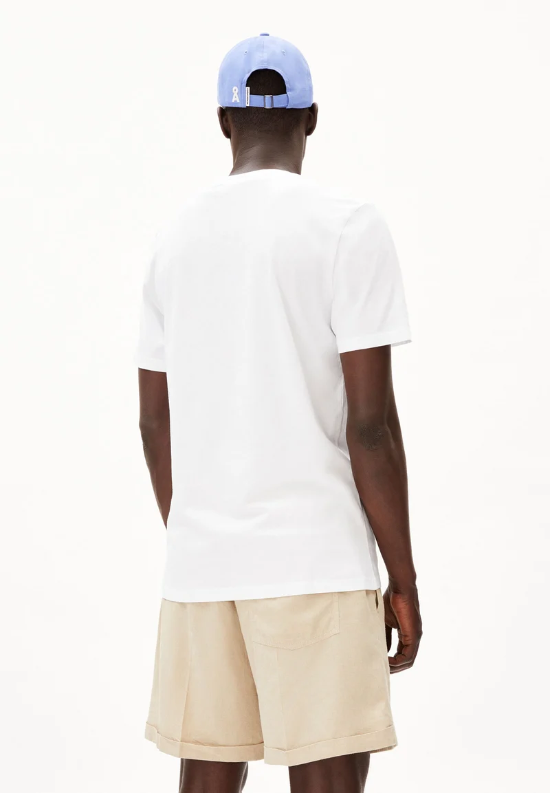 JAAMES FLOWAA | white