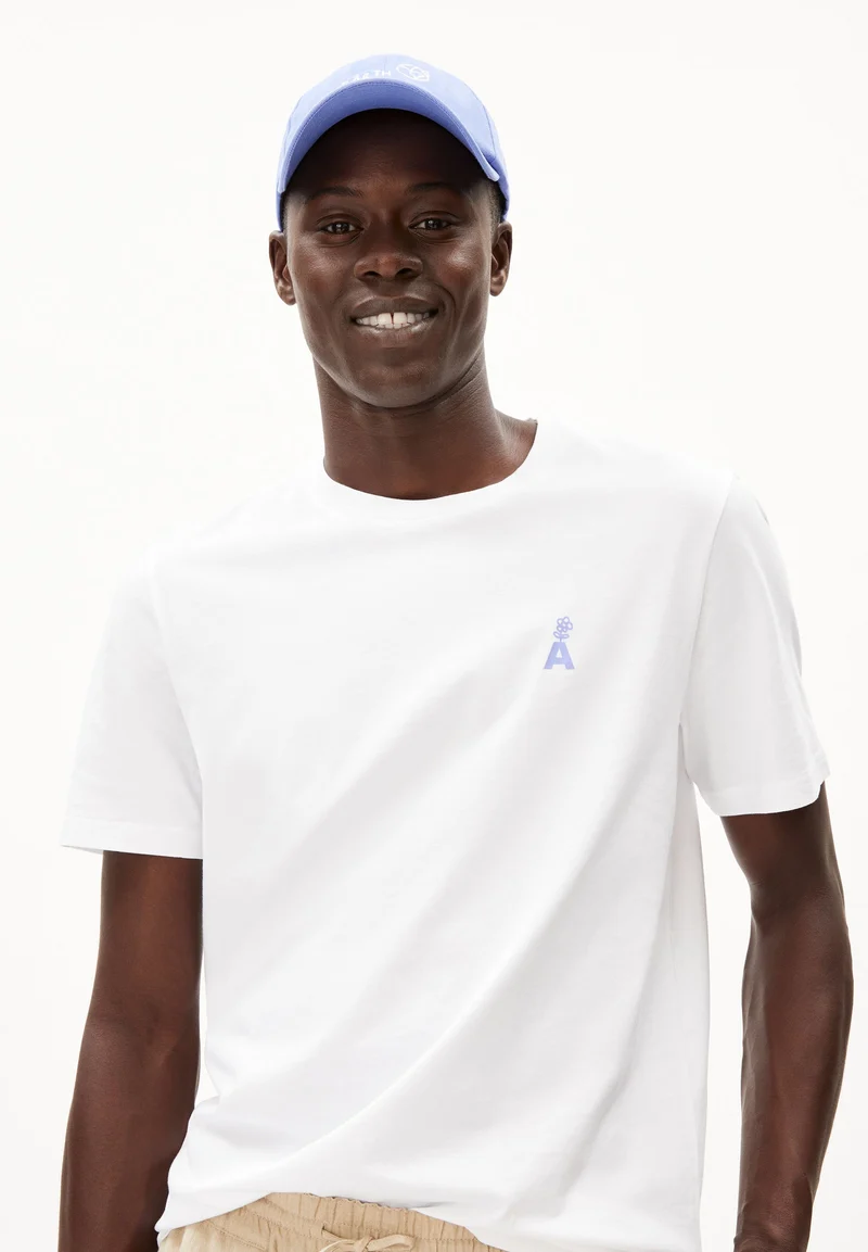 JAAMES FLOWAA | white