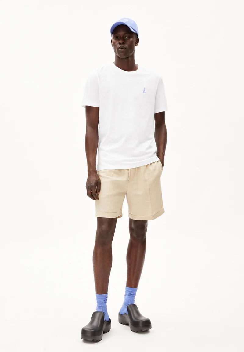 JAAMES FLOWAA | white