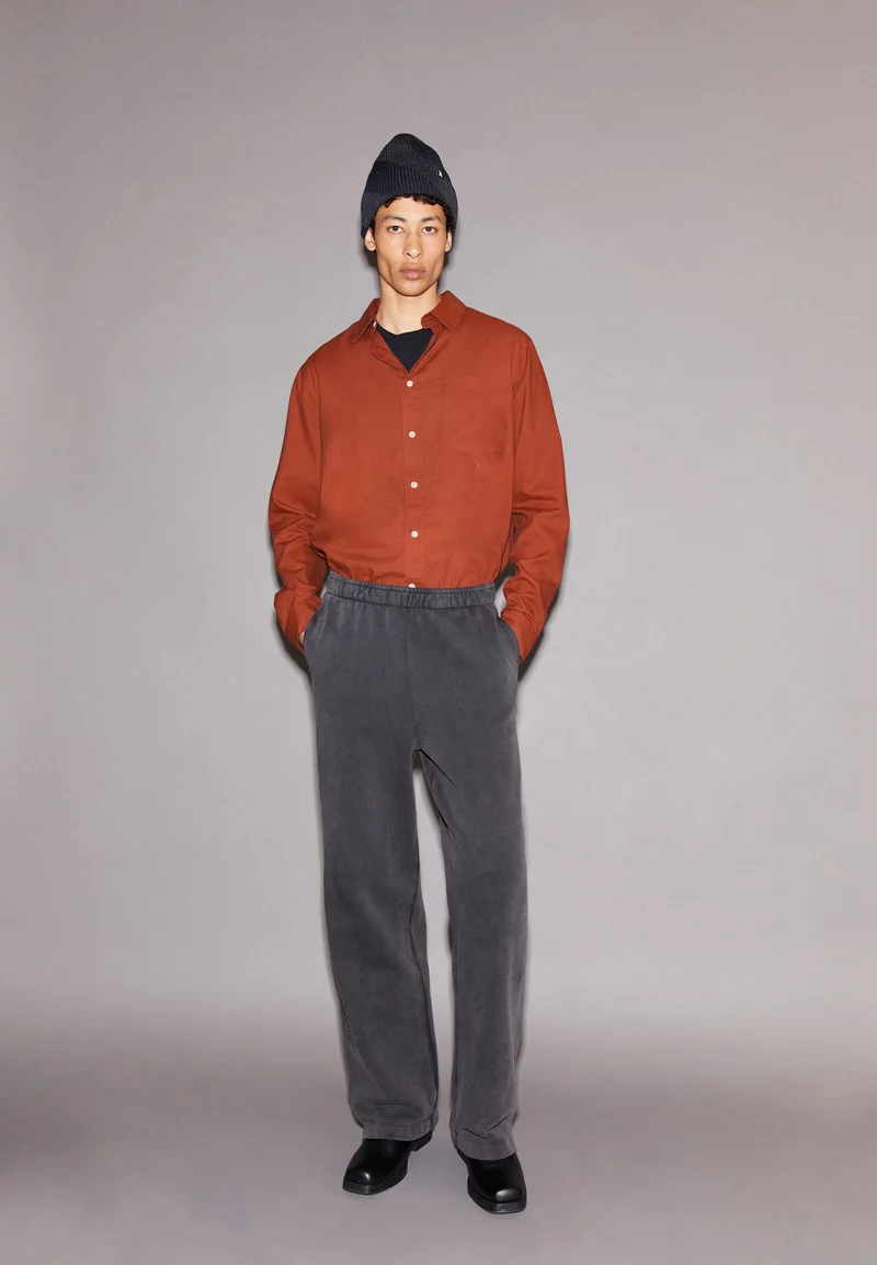 DAANIL | dark amber