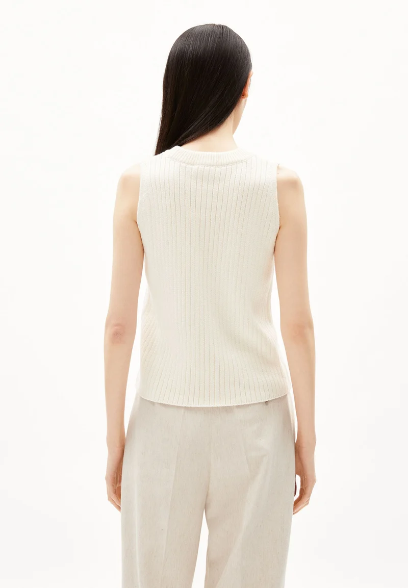 WIOLAA | off white