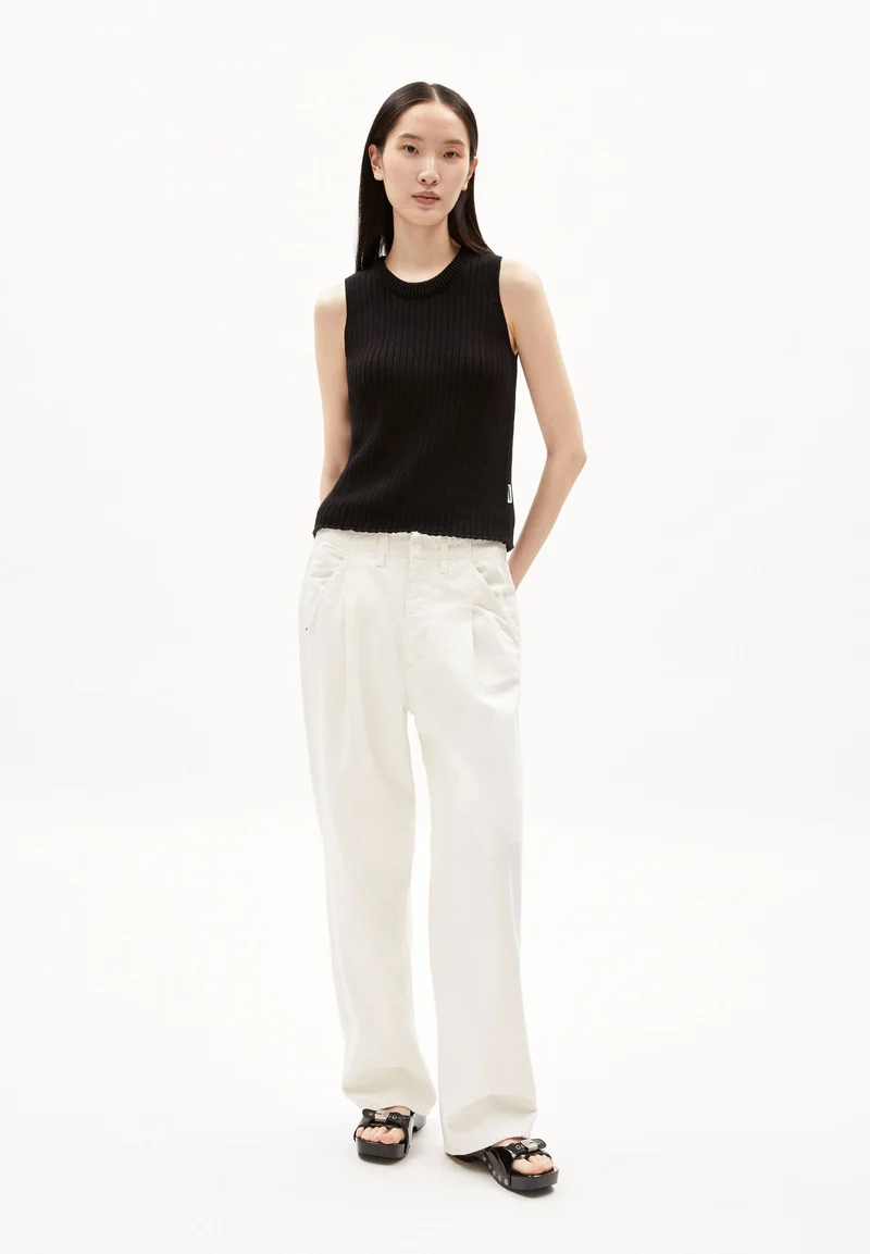 WIOLAA | black
