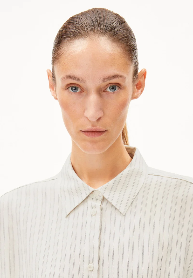 EASSAAL LINO STRIPES | oatmilk-light matcha