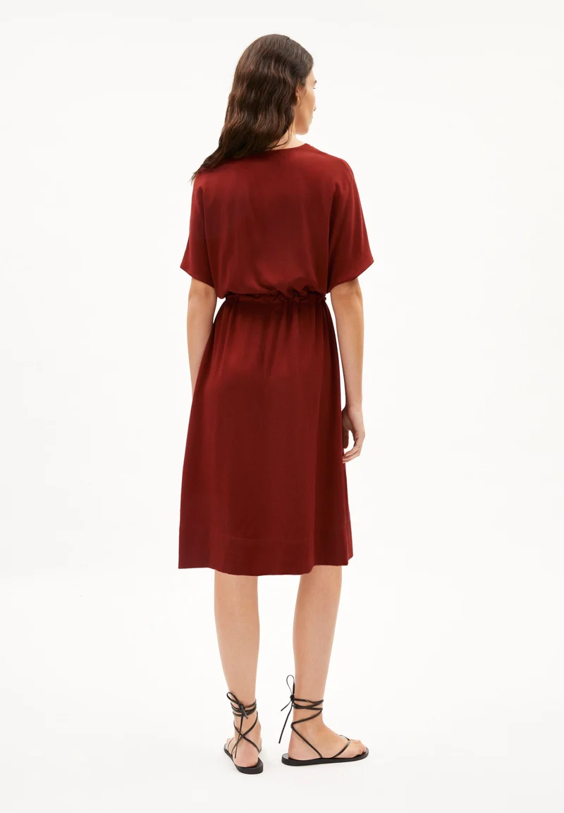 MAAHALIA | dark crimson
