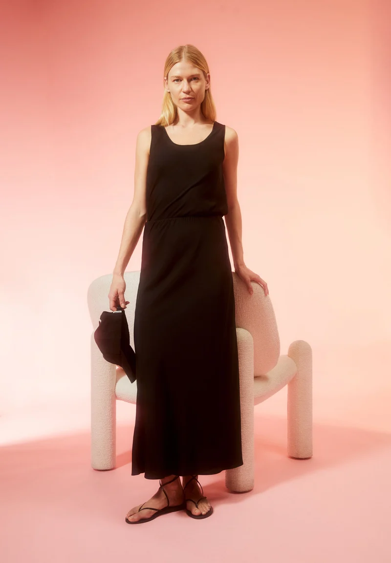 LUMEKAA | black