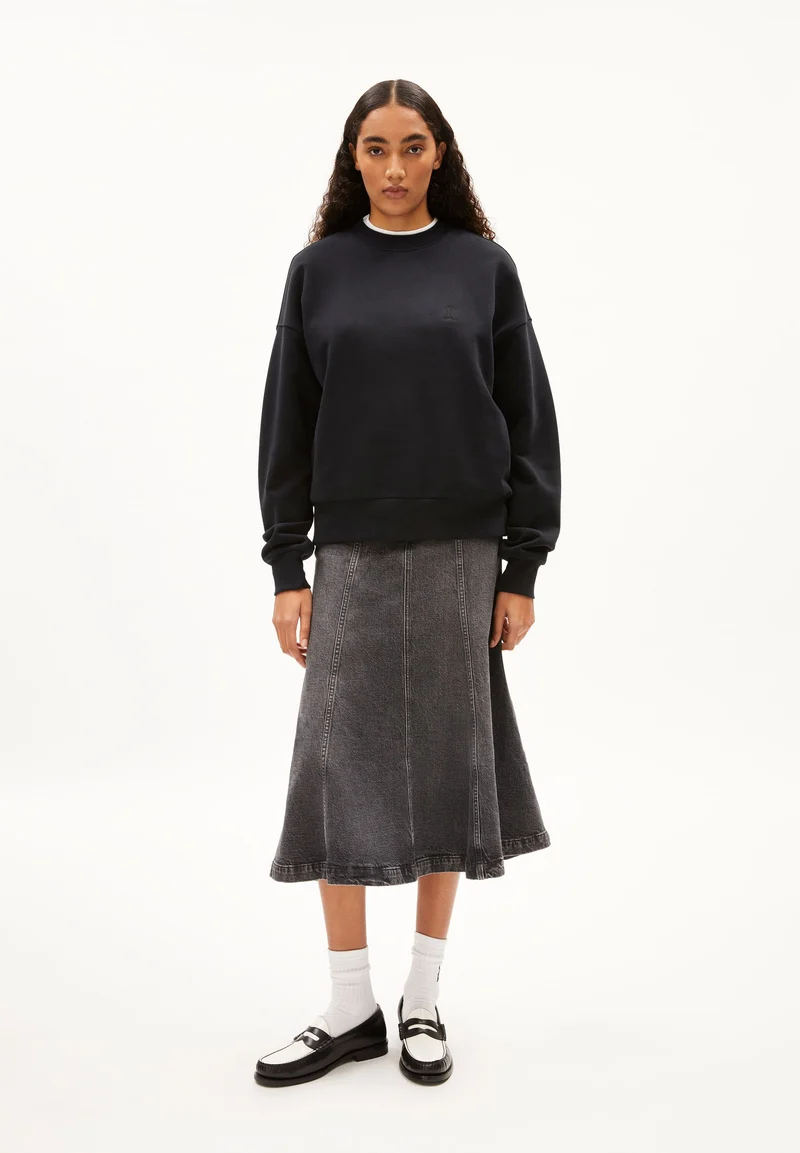 ALIZAA | black