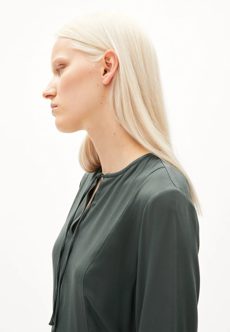 MARIOLAANA | space steel